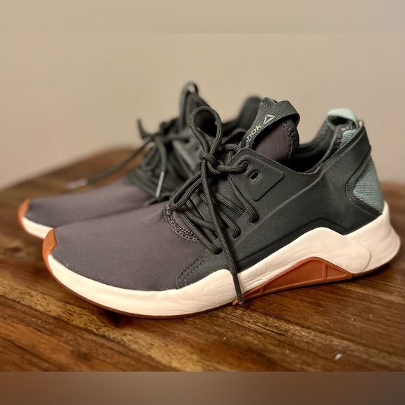 REEBOK Women’s Gureso 2.0 Green Running Shoes, Size 6.5 - Picture 3 of 7